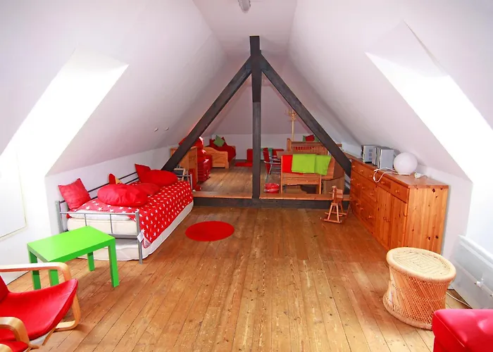 Gutshaus In Mit Teich Dom wakacyjny