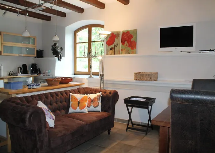 Gutshaus In Mit Teich Dom wakacyjny *